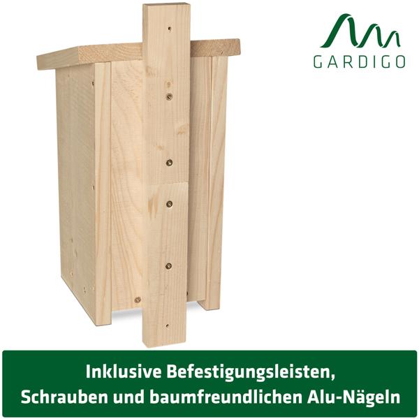 Nistkasten mit herzförmigen Einflugloch, massives Fichtenholz, mit viel Liebe zum Detail gefertigt, Ideal für Spatzen, Kleiber und Trauerschnäpper