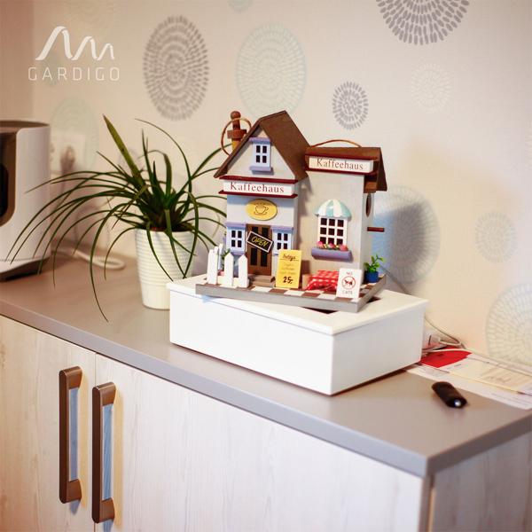 2er-Set Nisthilfe Kaffeehaus-Optik - Vogelhaus für Haussperlinge & Trauerschnäpper mit Reinigungsöffnung - 22.5x24x16.6 cm - zum Aufhängen/Hinstellen