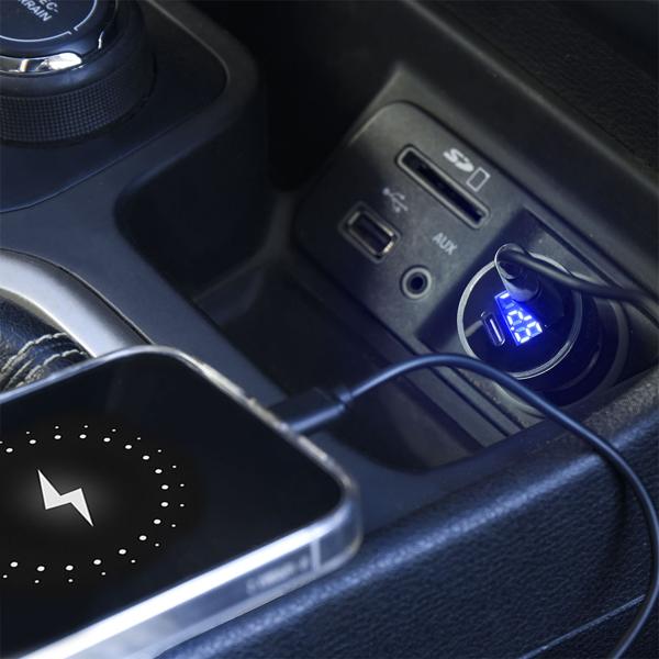 Dual Kfz-USB-Ladegerät 38W (USB-C PD & USB-A QC) – Schnellladestecker für Zigarettenanzünder mit digitaler Spannungsanzeige