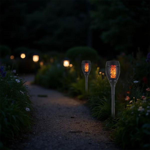 8er-Set LED-Solar-Gartenfackeln mit Flammen-Effekt (H 78cm): Akku, realistisch & wetterfest - Fur romantisches Ambiente im Garten & Balkon