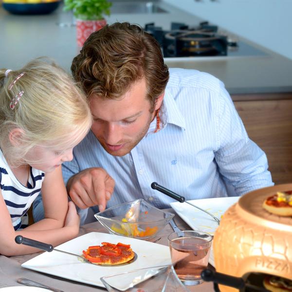 Pizzaofen mit Keramik-Kuppel für 6 Personen - 1000 Watt Leistung & Automatischer Thermostat - Spülmaschinenfest - Ideal für Pizza-Abende