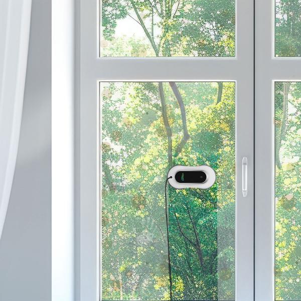 Effizienter Fensterputz Roboter mit Sprühfunktion: Reinigt Fenster automatisch & streifenfrei, bequeme Bedienung per Fernbedienung, Ihr Helfer für saubere Fenster