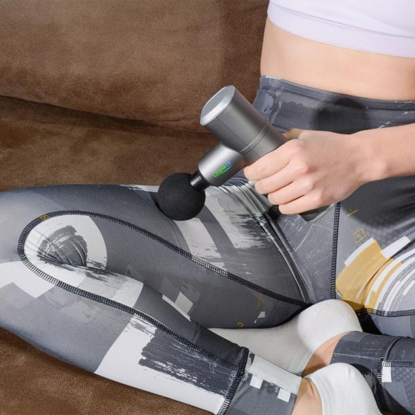 Hand-Massagepistole, Wärme- & Kältefunktion, mit 5 Massageköpfen, USB-C, Massage Gun, 4 Geschwindigkeitsstufen bis 2800 U/min, Muskelentspannung