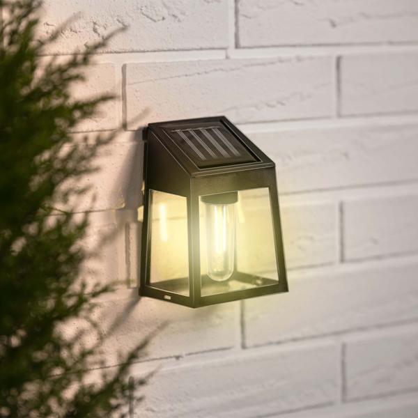 4er-Set Moderne Solar Wandleuchte: warm-weisses Licht, PIR-Sensor, IP44, schwarz – Stilvolle & effiziente Aussenbeleuchtung für Ihr Zuhause