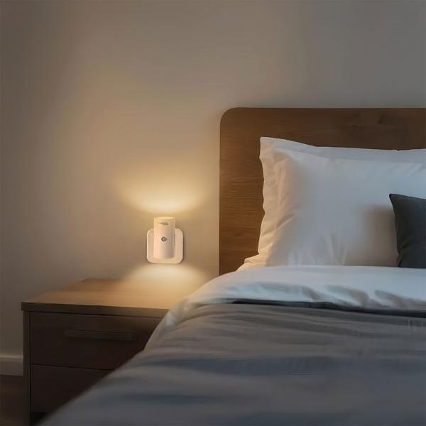 Steckdosen-Nachtlicht dimmbar mit PIR- & Dämmerungssensor – Intelligente Steckdosenlampe mit Bewegungsmelder, 10 LEDs für Flur & Schlafzimmer