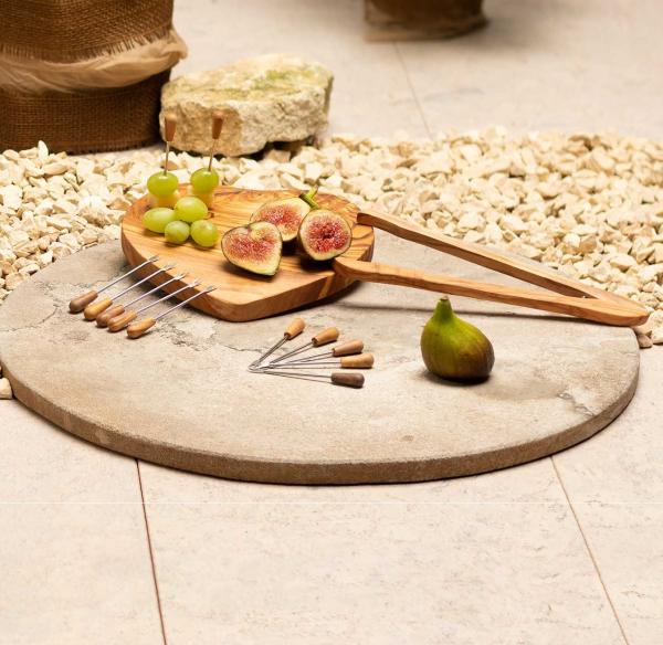 Holzzange Olivenholz mit Feder - vielseitige Salat-, Grill- & Küchenzange 25cm - handgefertigt, 100% unbehandeltes Naturholz aus Italien, geölt