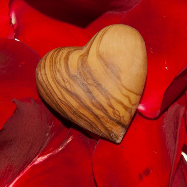 Olivenholz Handschmeichler Herz - Glücksbringer Talisman Dekoartikel - 5x5cm Unikat Handarbeit Italien - 100% Natur & MOCA-zertifiziert