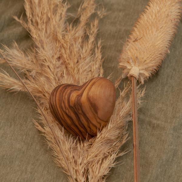 Olivenholz Handschmeichler Herz - Glücksbringer Talisman Dekoartikel - 5x5cm Unikat Handarbeit Italien - 100% Natur & MOCA-zertifiziert