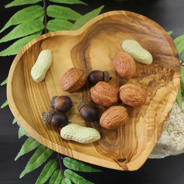 Herzförmige Olivenholz Schale - Deko-Dekooration für Zuhause, Snacks & Geschenke - Robust, geöltes Holzmuster, 20x21x2,5cm - Italienische Herkunft