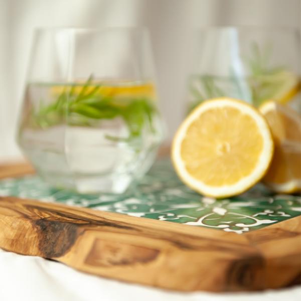 Olivenholz Brett mit Keramikeinsatz - Orientalisches Muster in Blau, Rot, Grün, Gelb - 42x30x1.5cm - Servier- & Schneidebrett aus Italien