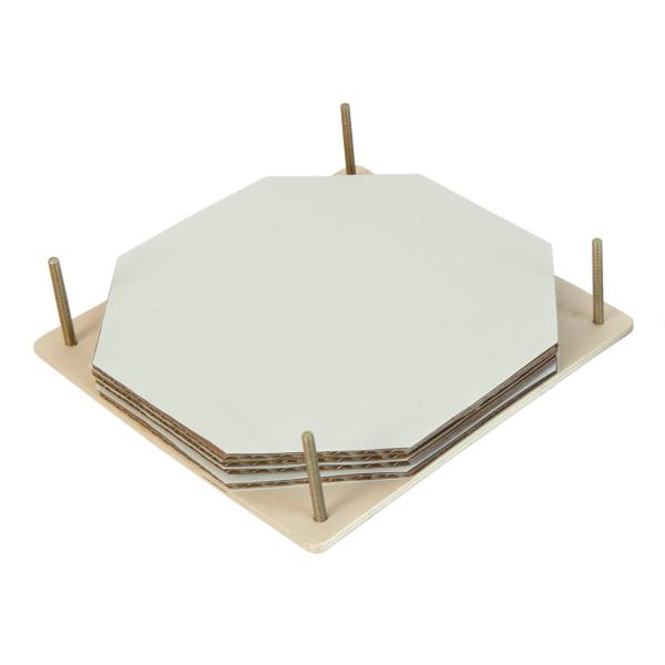 Blüten- und Pflanzenpresse aus Holz - Zum Pressen und Trocknen von Blumen & Blättern - Ideal für Basteln, Deko, Herbarium - 15x15cm