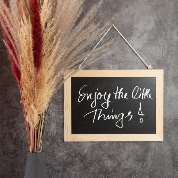 Holz Schreibtafel zum Aufhängen - Nachrichtenbrett für Küche, Wohnzimmer & Kinderzimmer - 21x29cm - Schwarz-Braun - Für Kreide & Kreidestifte