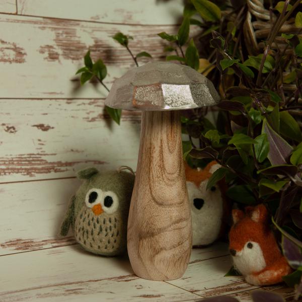 Deko Figur Pilz aus Mangoholz - Metall Hut Silber 9x15x9cm - Handgefertigt - Stilvolles Wohnaccessoire für gemütliches Ambiente - Weihnachtsdekoration
