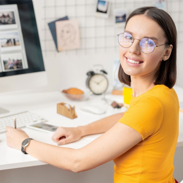 Tischabroller aus Bambus - Klebebandabroller für 25mm Klebestreifen mit Metall-Abrisskante - Nachhaltig & Elegant für Büro, Homeoffice, Schule