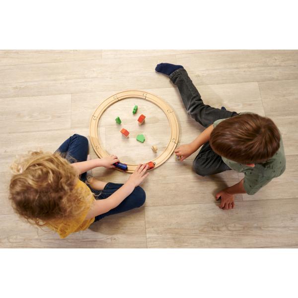 20-tlg. Holzeisenbahn Set – FSC® Buchenholz Zug mit Schienen, Lok, Wagons, Bäumen & Häusern – 135cm Strecke, kompatibel – Fördert Motorik, Kreativität