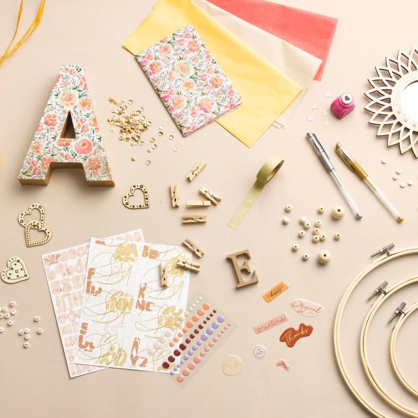 Mini-Klammern aus Holz bunt mit Aufschrift - Zum Befestigen von Fotos & Notizen - 12er-Set Wäscheklammern Deko