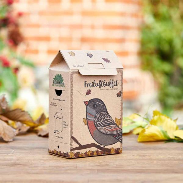 Vogelfutter-Haus aus festem Karton – Futterstation mit Sitzstange, 200g Vogelfutter & Schnur – Handgefertigt – Wiederbefüllbar, Langlebig – 10x6.2x17.5cm