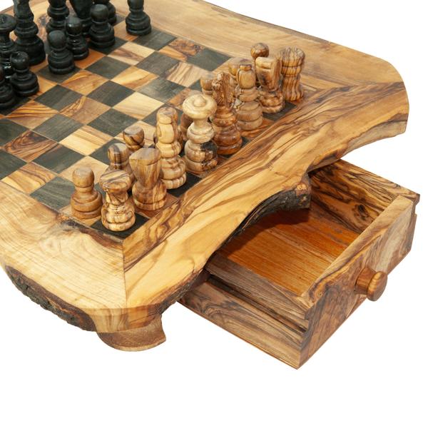 Schachbrett Olivenholz – Erhöht mit Figuren & Schublade – Exklusives Brett Made in Italy – 30x30cm – Handgefertigt, geölt, Naturmaserung