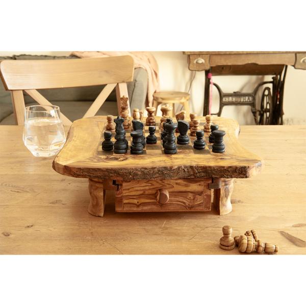 Schachbrett Olivenholz – Erhöht mit Figuren & Schublade – Exklusives Brett Made in Italy – 30x30cm – Handgefertigt, geölt, Naturmaserung