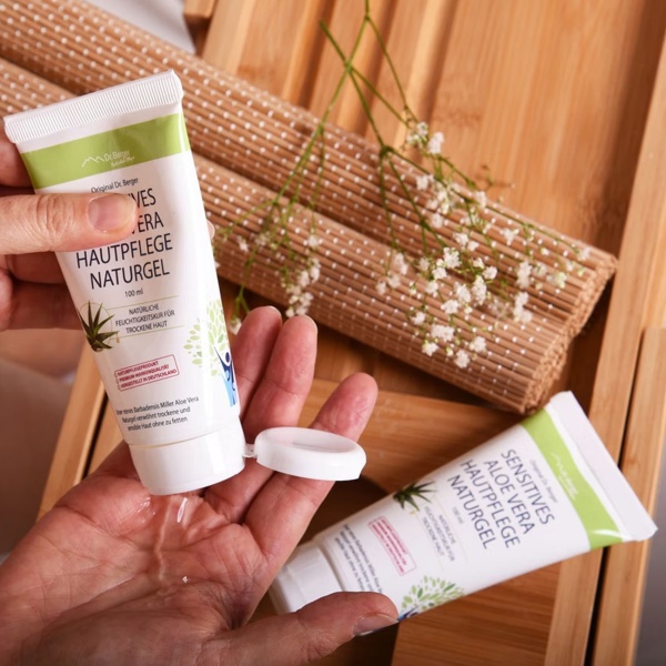 Sensitives Aloe Vera Gel 100ml – 98,3% reiner Natursaft Barbadensis Miller – Natürliche Feuchtigkeitspflege ohne zu fetten für Gesicht & Körper