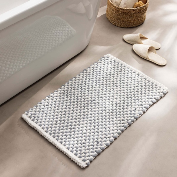 Badmatte 80x50 cm in Grau-Weiss - Weicher Duschvorleger aus Chenille-Gewebe in Strick-Optik - Rutschfester Badteppich mit Baumwoll-Anteil