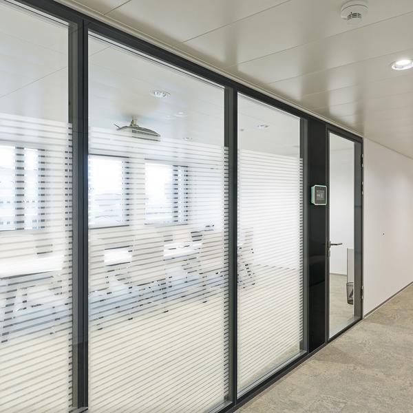 Milchglasfolie Streifen-Optik - Premium Sichtschutz-Folie statisch haftend für Fenster, Türen, Bad, Büro - 50 x 200 cm - Wiederverwendbar