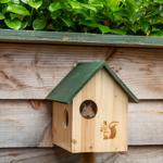 Eichhörnchenhaus aus Holz mit 3 Fluchtlöchern – Kobel für Eichhörnchen – Artg...