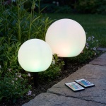 Solar-LED-Leuchtkugel-Set, Ø20 & Ø30 cm, RGBW mit Fernbedienung, 60 Lu, IP67....