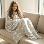 Decke mit Füsslingen, grau mit Sternen - Couchdecke aus Coral Fleece für Dame...