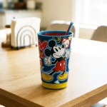 Mickey Mouse Kinder Trinkbecher mit Kippschutz 470 ml: Bunter praktischer Kun...