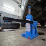 Hydraulik-Wagenheber - 2 Tonnen Tragkraft - ideal für PKW Reifenwechsel & Aut...