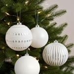 Weihnachtskugeln 4er-Set weiss - Ø 15 cm Christbaumkugeln mit 3 Designs für f...