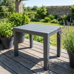Garten- und Balkon-Beistelltisch aus witterungsbeständigem Kunststoff, grau, ...